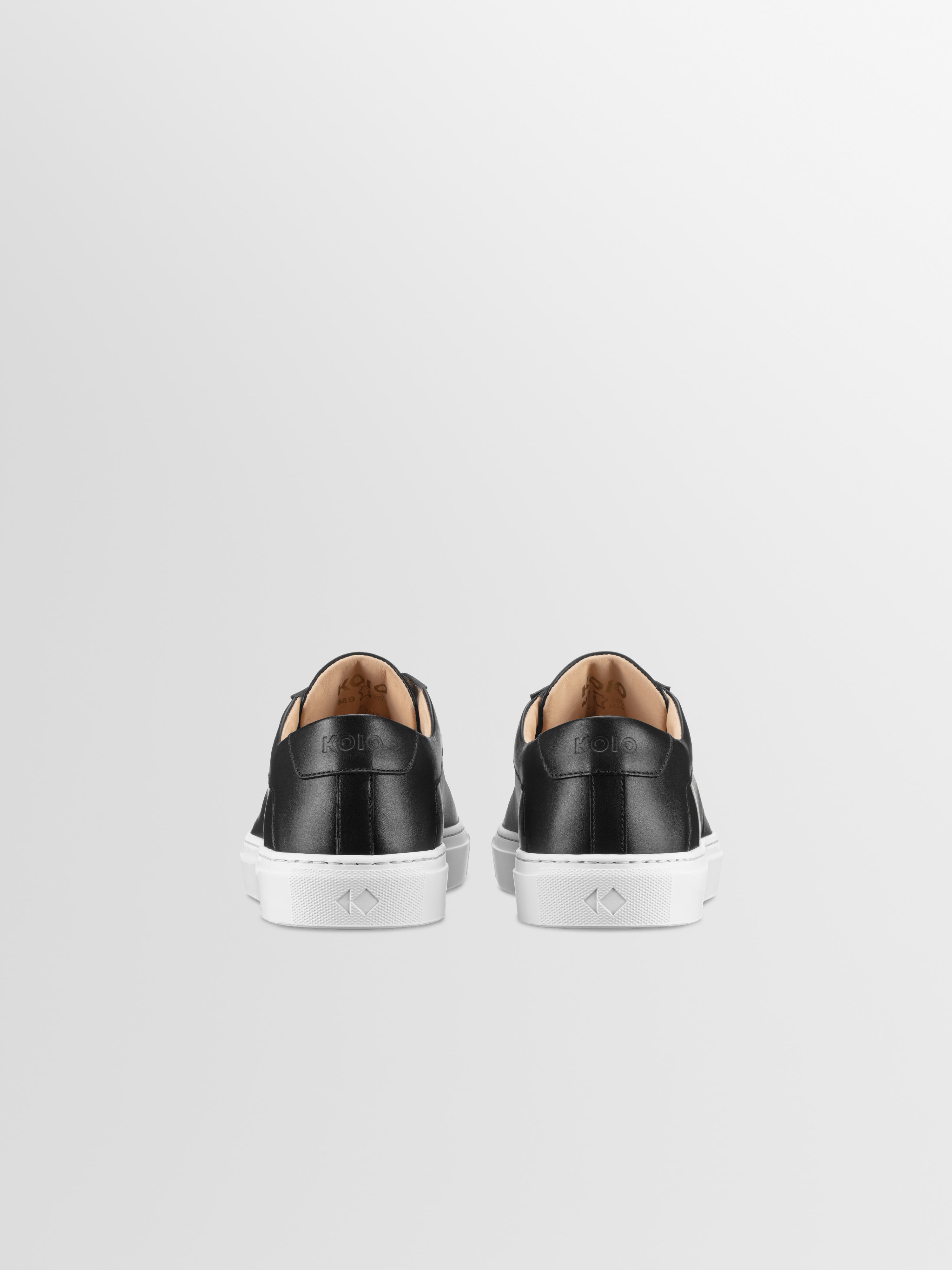 Capri Leather Sneaker in Onyx Wide Fit